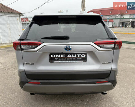 Сірий Тойота РАВ 4, об'ємом двигуна 2.49 л та пробігом 137 тис. км за 28990 $, фото 4 на Automoto.ua