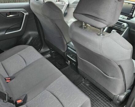 Тойота РАВ 4 2019 в Киеве на Automoto.ua Серый Тойота РАВ 4, объемом двигателя 2.5 л и пробегом 90 тыс. км за 15900 $, фото 12 на Automoto.ua