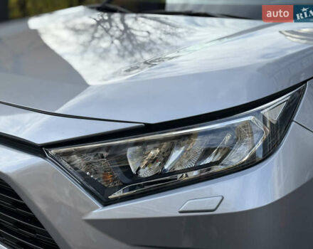 Тойота РАВ 4 2019 в Киеве на Automoto.ua Серый Тойота РАВ 4, объемом двигателя 1.99 л и пробегом 8 тыс. км за 27200 $, фото 15 на Automoto.ua