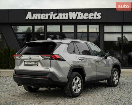 Тойота РАВ 4 2019 в Черновцах на Automoto.ua Серый Тойота РАВ 4, объемом двигателя 2.5 л и пробегом 24 тыс. км за 29900 $, фото 4 на Automoto.ua