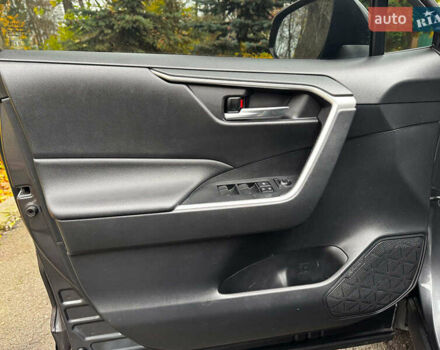 Сірий Тойота РАВ 4, об'ємом двигуна 2.5 л та пробігом 142 тис. км за 28990 $, фото 12 на Automoto.ua