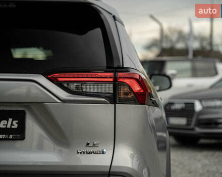 Тойота РАВ 4 2019 в Черновцах на Automoto.ua Серый Тойота РАВ 4, объемом двигателя 2.5 л и пробегом 24 тыс. км за 29900 $, фото 7 на Automoto.ua