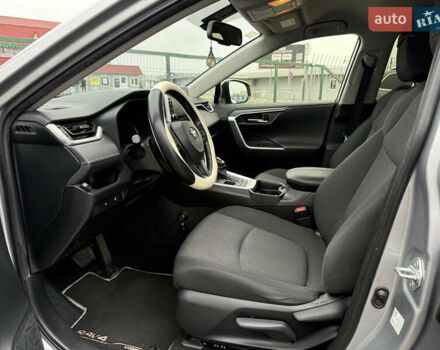 Сірий Тойота РАВ 4, об'ємом двигуна 2.49 л та пробігом 137 тис. км за 28990 $, фото 11 на Automoto.ua