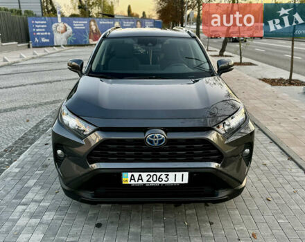 Серый Тойота РАВ 4, объемом двигателя 2.5 л и пробегом 130 тыс. км за 27999 $, фото 1 на Automoto.ua