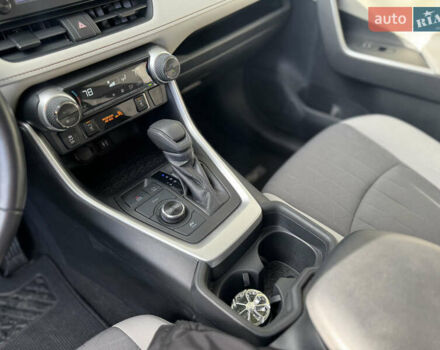 Серый Тойота РАВ 4, объемом двигателя 2.49 л и пробегом 64 тыс. км за 25000 $, фото 14 на Automoto.ua