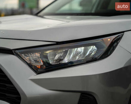 Тойота РАВ 4 2019 в Черновцах на Automoto.ua Серый Тойота РАВ 4, объемом двигателя 2.5 л и пробегом 24 тыс. км за 29900 $, фото 15 на Automoto.ua