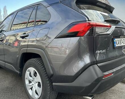 Сірий Тойота РАВ 4, об'ємом двигуна 2 л та пробігом 40 тис. км за 33000 $, фото 16 на Automoto.ua