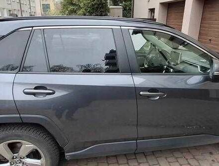 Серый Тойота РАВ 4, объемом двигателя 2 л и пробегом 84 тыс. км за 12800 $, фото 1 на Automoto.ua