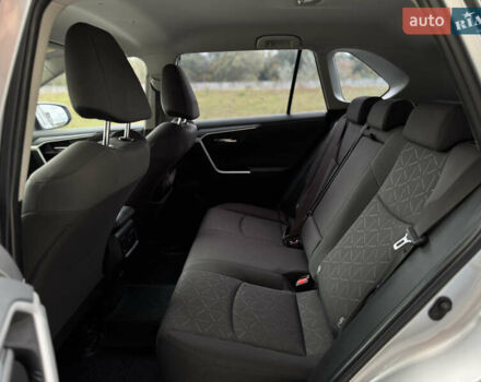 Серый Тойота РАВ 4, объемом двигателя 1.99 л и пробегом 204 тыс. км за 23500 $, фото 17 на Automoto.ua