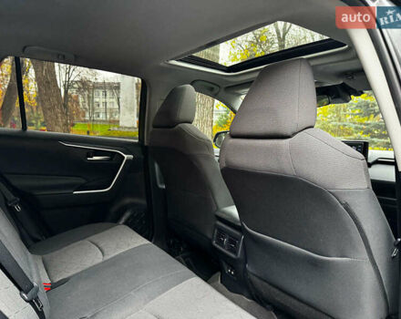 Сірий Тойота РАВ 4, об'ємом двигуна 2.5 л та пробігом 142 тис. км за 28990 $, фото 33 на Automoto.ua