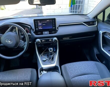 Серый Тойота РАВ 4, объемом двигателя 2 л и пробегом 57 тыс. км за 27000 $, фото 2 на Automoto.ua
