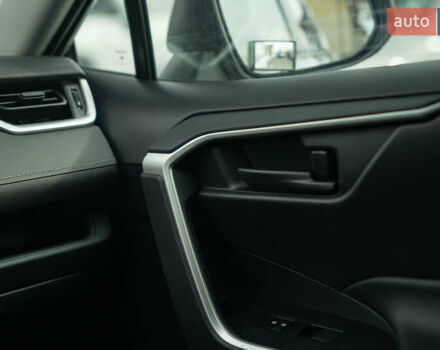 Тойота РАВ 4 2019 в Черновцах на Automoto.ua Серый Тойота РАВ 4, объемом двигателя 2.5 л и пробегом 24 тыс. км за 29900 $, фото 29 на Automoto.ua