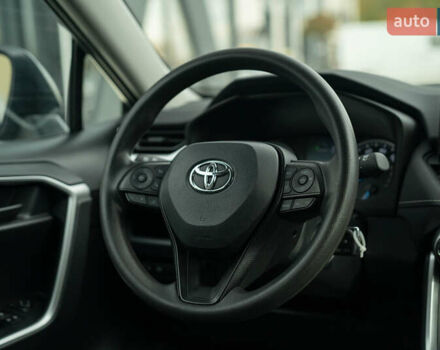 Тойота РАВ 4 2019 в Черновцах на Automoto.ua Серый Тойота РАВ 4, объемом двигателя 2.5 л и пробегом 24 тыс. км за 29900 $, фото 21 на Automoto.ua