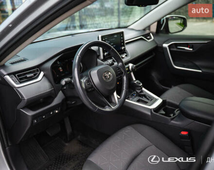 Сірий Тойота РАВ 4, об'ємом двигуна 1.99 л та пробігом 92 тис. км за 23500 $, фото 13 на Automoto.ua