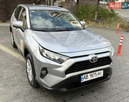 Тойота РАВ 4 2019 в Киеве на Automoto.ua Серый Тойота РАВ 4, объемом двигателя 1.99 л и пробегом 8 тыс. км за 27200 $, фото 12 на Automoto.ua