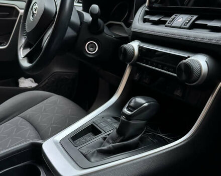 Сірий Тойота РАВ 4, об'ємом двигуна 1.99 л та пробігом 46 тис. км за 27700 $, фото 16 на Automoto.ua