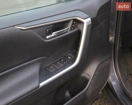 Сірий Тойота РАВ 4, об'ємом двигуна 2.49 л та пробігом 48 тис. км за 30000 $, фото 18 на Automoto.ua