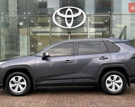 Сірий Тойота РАВ 4, об'ємом двигуна 1.99 л та пробігом 51 тис. км за 28463 $, фото 2 на Automoto.ua