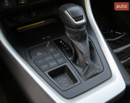 Сірий Тойота РАВ 4, об'ємом двигуна 2.49 л та пробігом 48 тис. км за 30000 $, фото 22 на Automoto.ua