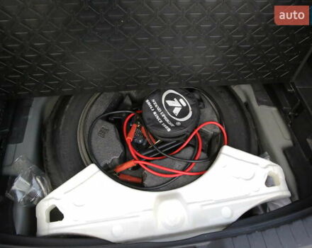 Сірий Тойота РАВ 4, об'ємом двигуна 2.49 л та пробігом 48 тис. км за 30000 $, фото 15 на Automoto.ua