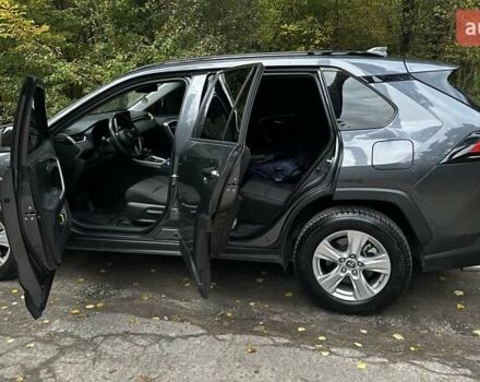 Сірий Тойота РАВ 4, об'ємом двигуна 1.99 л та пробігом 31 тис. км за 30500 $, фото 6 на Automoto.ua