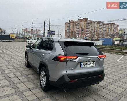 Сірий Тойота РАВ 4, об'ємом двигуна 1.99 л та пробігом 156 тис. км за 23500 $, фото 3 на Automoto.ua