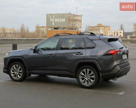 Сірий Тойота РАВ 4, об'ємом двигуна 2.49 л та пробігом 48 тис. км за 30000 $, фото 5 на Automoto.ua