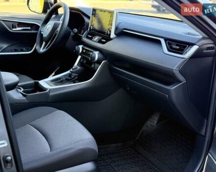 Сірий Тойота РАВ 4, об'ємом двигуна 1.99 л та пробігом 70 тис. км за 25900 $, фото 27 на Automoto.ua