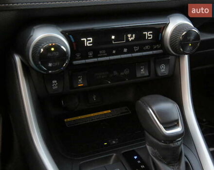 Сірий Тойота РАВ 4, об'ємом двигуна 2.49 л та пробігом 48 тис. км за 30000 $, фото 21 на Automoto.ua