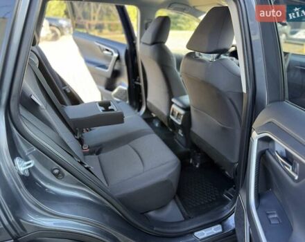 Сірий Тойота РАВ 4, об'ємом двигуна 1.99 л та пробігом 70 тис. км за 25900 $, фото 31 на Automoto.ua