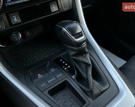 Сірий Тойота РАВ 4, об'ємом двигуна 1.99 л та пробігом 92 тис. км за 28999 $, фото 16 на Automoto.ua