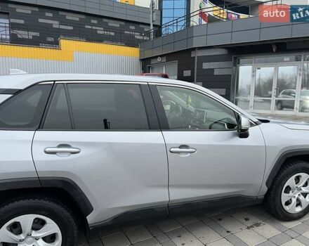 Сірий Тойота РАВ 4, об'ємом двигуна 1.99 л та пробігом 156 тис. км за 23500 $, фото 2 на Automoto.ua