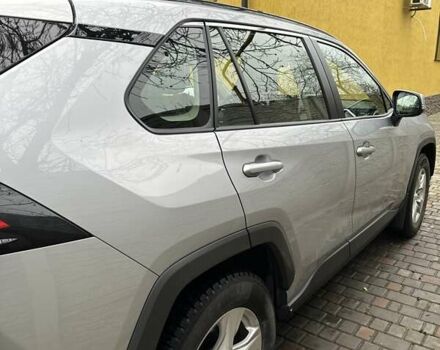 Сірий Тойота РАВ 4, об'ємом двигуна 1.99 л та пробігом 45 тис. км за 29515 $, фото 2 на Automoto.ua