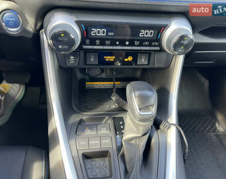 Тойота РАВ 4 2021 в Киеве на Automoto.ua Серый Тойота РАВ 4, объемом двигателя 2.49 л и пробегом 53 тыс. км за 37999 $, фото 16 на Automoto.ua