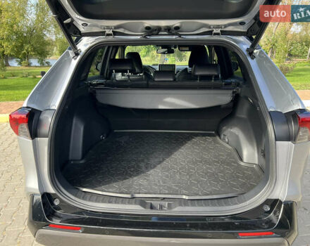 Тойота РАВ 4 2021 в Киеве на Automoto.ua Серый Тойота РАВ 4, объемом двигателя 2.49 л и пробегом 53 тыс. км за 37999 $, фото 10 на Automoto.ua