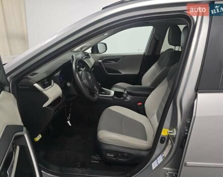 Сірий Тойота РАВ 4, об'ємом двигуна 2.5 л та пробігом 28 тис. км за 21666 $, фото 8 на Automoto.ua