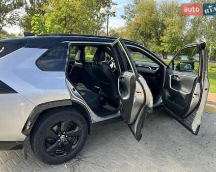 Тойота РАВ 4 2021 в Киеве на Automoto.ua Серый Тойота РАВ 4, объемом двигателя 2.49 л и пробегом 53 тыс. км за 37999 $, фото 7 на Automoto.ua