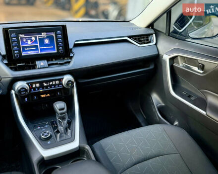 Сірий Тойота РАВ 4, об'ємом двигуна 2.5 л та пробігом 65 тис. км за 28000 $, фото 16 на Automoto.ua