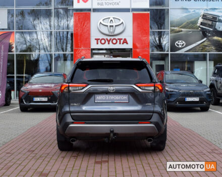 Тойота РАВ 4 2021 в Житомире на Automoto.ua Серый Тойота РАВ 4, объемом двигателя 2 л и пробегом 170 тыс. км за 28500 $, фото 3 на Automoto.ua