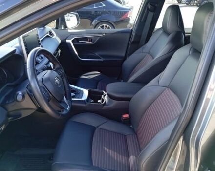 Тойота РАВ 4 2021 в Киеве на Automoto.ua Серый Тойота РАВ 4, объемом двигателя 2.5 л и пробегом 89 тыс. км за 16500 $, фото 9 на Automoto.ua