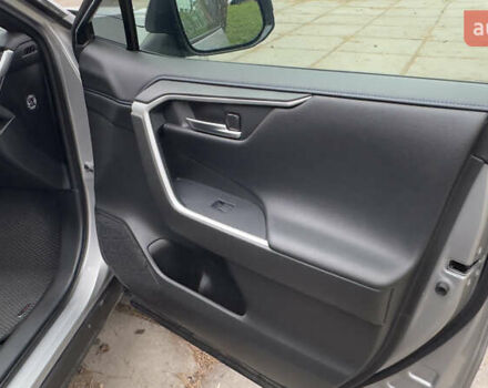 Сірий Тойота РАВ 4, об'ємом двигуна 2.49 л та пробігом 81 тис. км за 38000 $, фото 14 на Automoto.ua