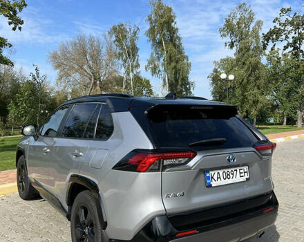 Тойота РАВ 4 2021 в Киеве на Automoto.ua Серый Тойота РАВ 4, объемом двигателя 2.49 л и пробегом 53 тыс. км за 37999 $, фото 3 на Automoto.ua