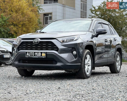 Тойота РАВ 4 2021 в Бердичеве на Automoto.ua Серый Тойота РАВ 4, объемом двигателя 2.49 л и пробегом 45 тыс. км за 27500 $, фото 1 на Automoto.ua