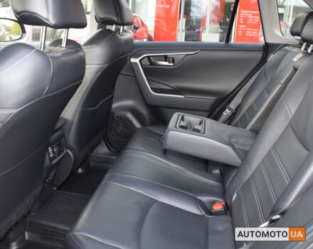 Тойота РАВ 4 2021 в Житомире на Automoto.ua Серый Тойота РАВ 4, объемом двигателя 2 л и пробегом 170 тыс. км за 28500 $, фото 10 на Automoto.ua