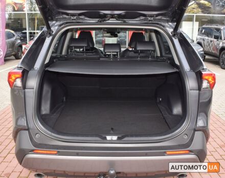 Тойота РАВ 4 2021 в Житомире на Automoto.ua Серый Тойота РАВ 4, объемом двигателя 2 л и пробегом 170 тыс. км за 28500 $, фото 9 на Automoto.ua