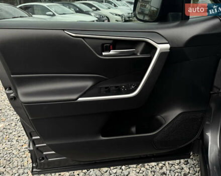 Тойота РАВ 4 2021 в Бердичеве на Automoto.ua Серый Тойота РАВ 4, объемом двигателя 2.49 л и пробегом 45 тыс. км за 27500 $, фото 22 на Automoto.ua