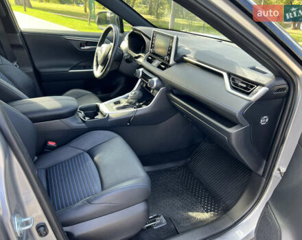 Тойота РАВ 4 2021 в Киеве на Automoto.ua Серый Тойота РАВ 4, объемом двигателя 2.49 л и пробегом 53 тыс. км за 37999 $, фото 5 на Automoto.ua