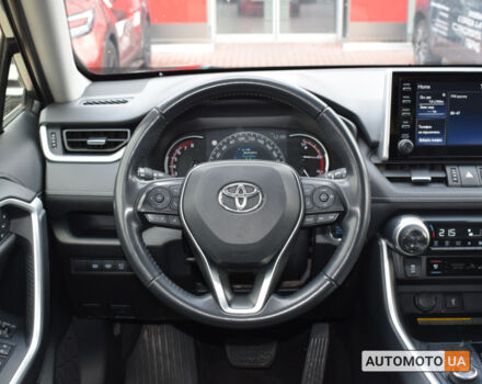 Тойота РАВ 4 2021 в Житомире на Automoto.ua Серый Тойота РАВ 4, объемом двигателя 2 л и пробегом 170 тыс. км за 28500 $, фото 12 на Automoto.ua