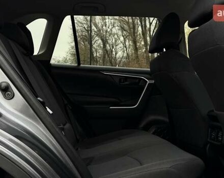 Серый Тойота РАВ 4, объемом двигателя 2.49 л и пробегом 63 тыс. км за 30999 $, фото 18 на Automoto.ua