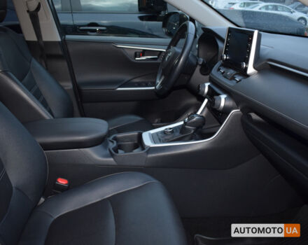 Тойота РАВ 4 2021 в Житомире на Automoto.ua Серый Тойота РАВ 4, объемом двигателя 2 л и пробегом 170 тыс. км за 28500 $, фото 5 на Automoto.ua